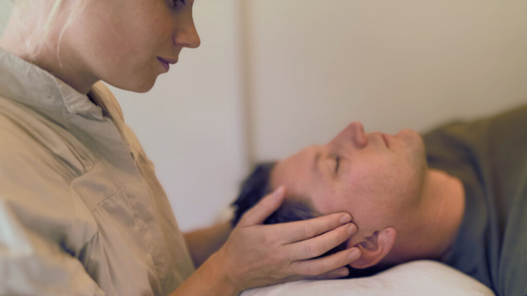 Hmanbehandling-fysioterapi-holistisk-kraniosakralterapi